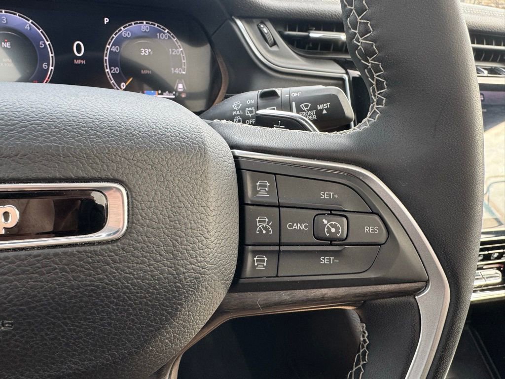 Used 2024 Jeep Grand Cherokee L Limited w/ Luxury Tech Group II image 23