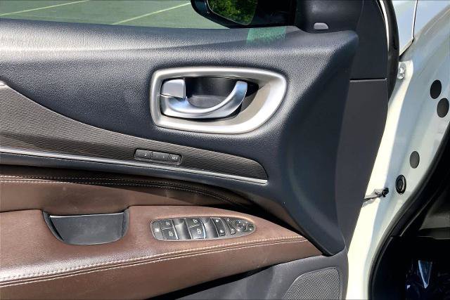 Used 2017 INFINITI QX60 Luxe w/ Premium Plus Package AWD/4WD image 36