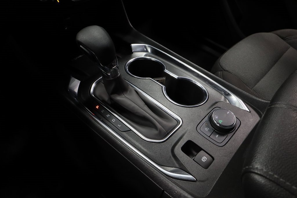 Used 2023 Chevrolet Traverse LT image 32