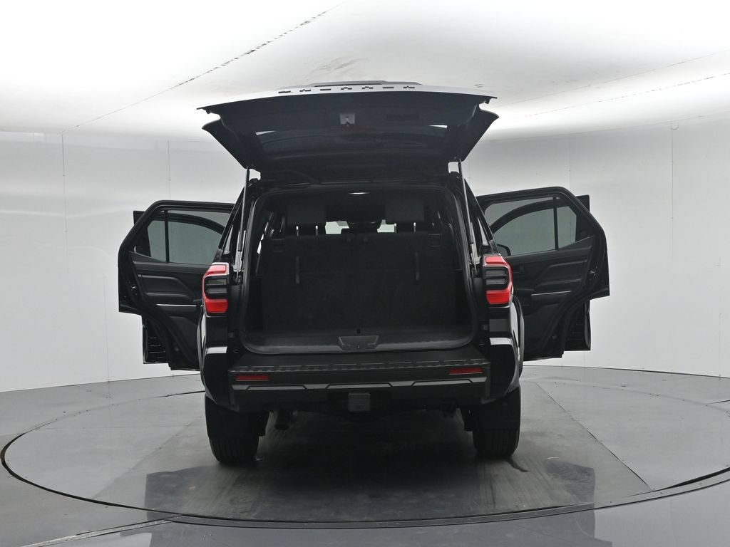Used 2025 Toyota 4Runner SR5 AWD/4WD image 35