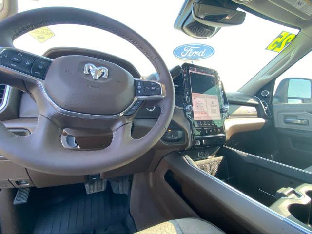 Used 2025 RAM 3500 Laramie AWD/4WD image 20