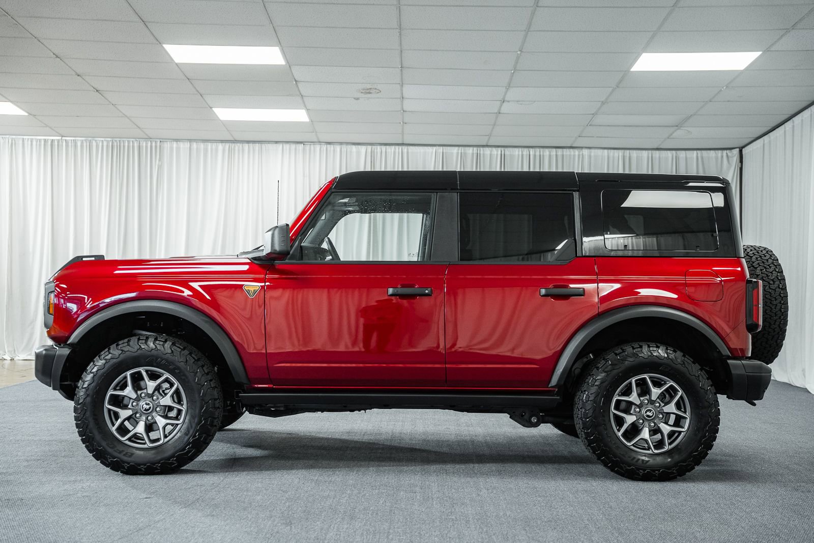 Certified 2025 Ford Bronco Badlands image 5