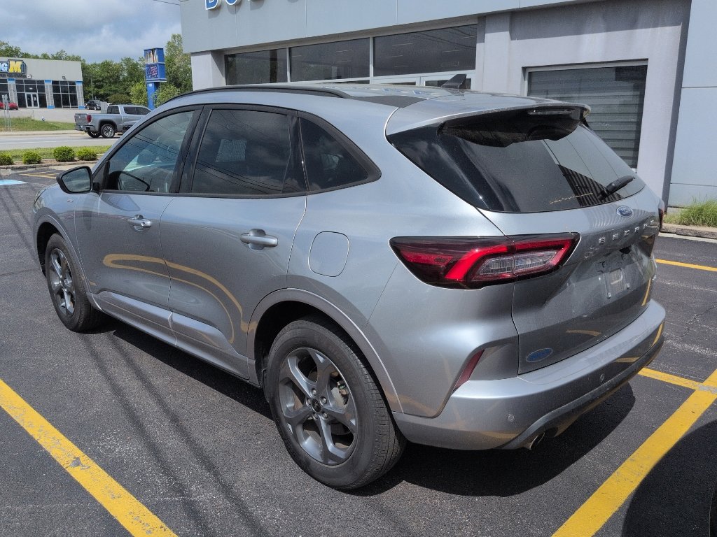 Certified 2024 Ford Escape ST-Line w/ Tech Pack #1 AWD/4WD image 4