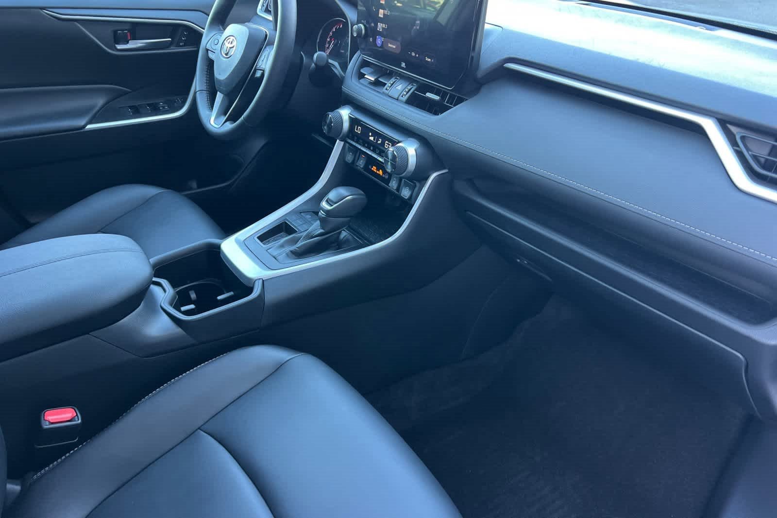 Used 2023 Toyota RAV4 XLE Premium image 16