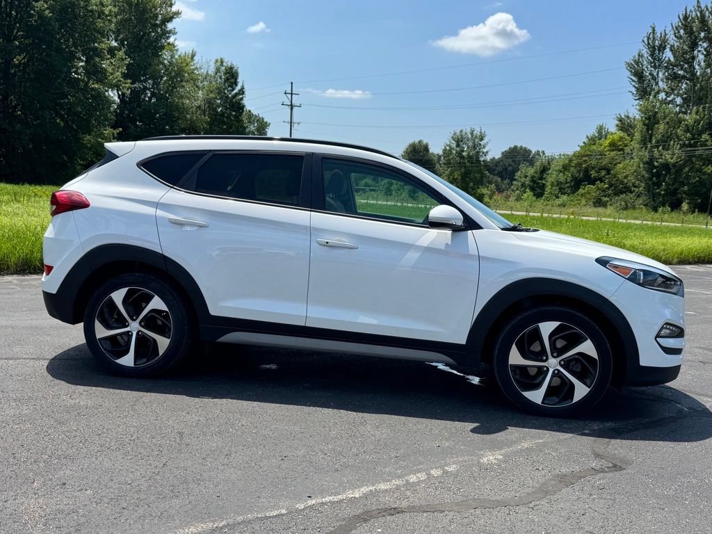 Used 2018 Hyundai Tucson Value w/ Cargo Package AWD/4WD image 4