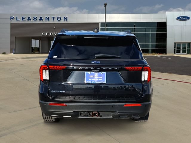 Certified 2025 Ford Explorer Active RWD image 4