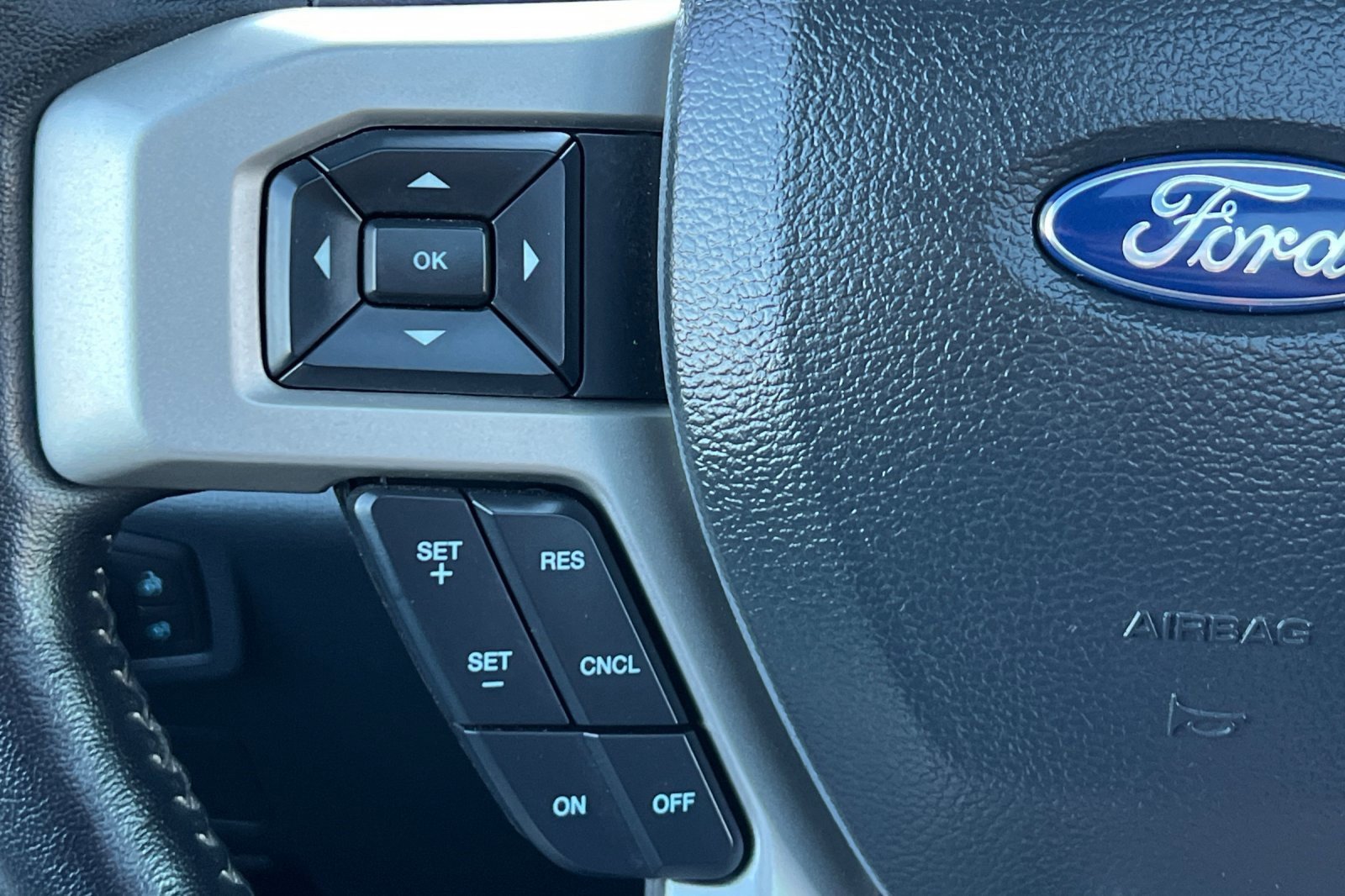 Certified 2022 Ford F250 Lariat w/ FX4 Off-Road Package image 26