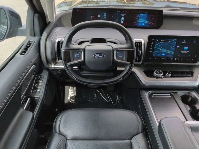 Certified 2025 Ford Expedition Platinum image 16