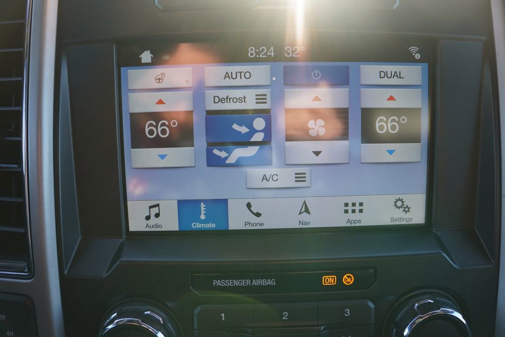 Certified 2019 Ford F350 Lariat w/ Lariat Ultimate Package image 26