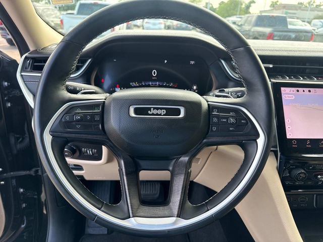 Used 2022 Jeep Grand Cherokee Limited w/ Luxury Tech Group II RWD image 29