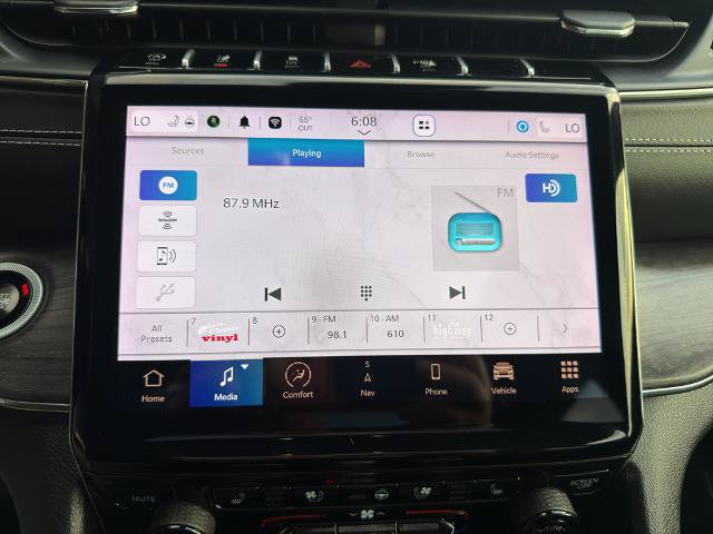Used 2024 Jeep Grand Cherokee Overland AWD/4WD image 29