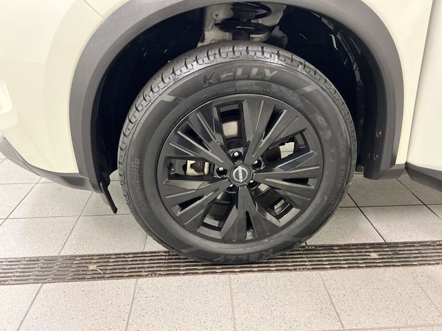 Used 2022 Nissan Rogue SV AWD/4WD image 9