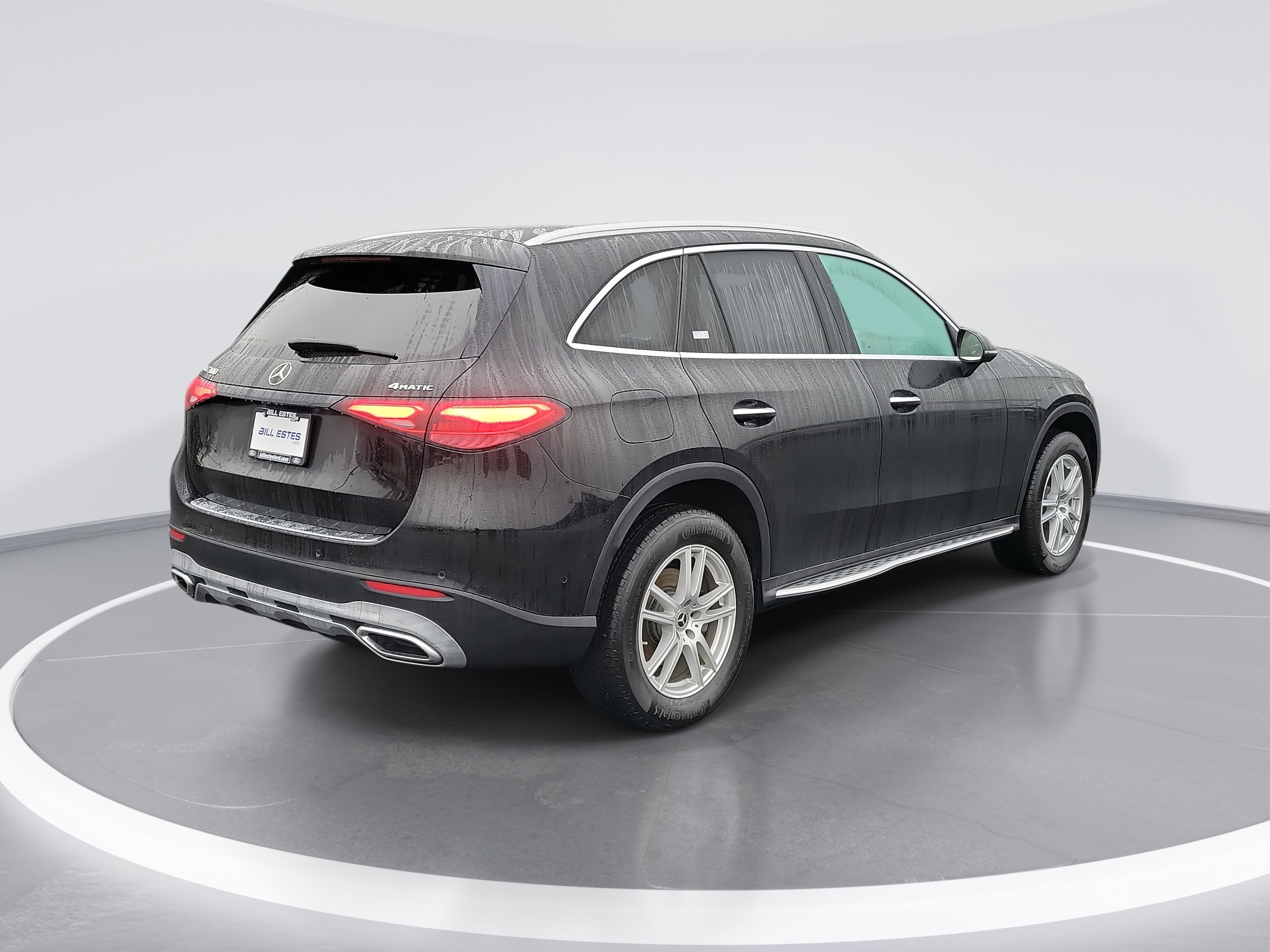 Used 2023 Mercedes-Benz GLC 300 4MATIC image 3