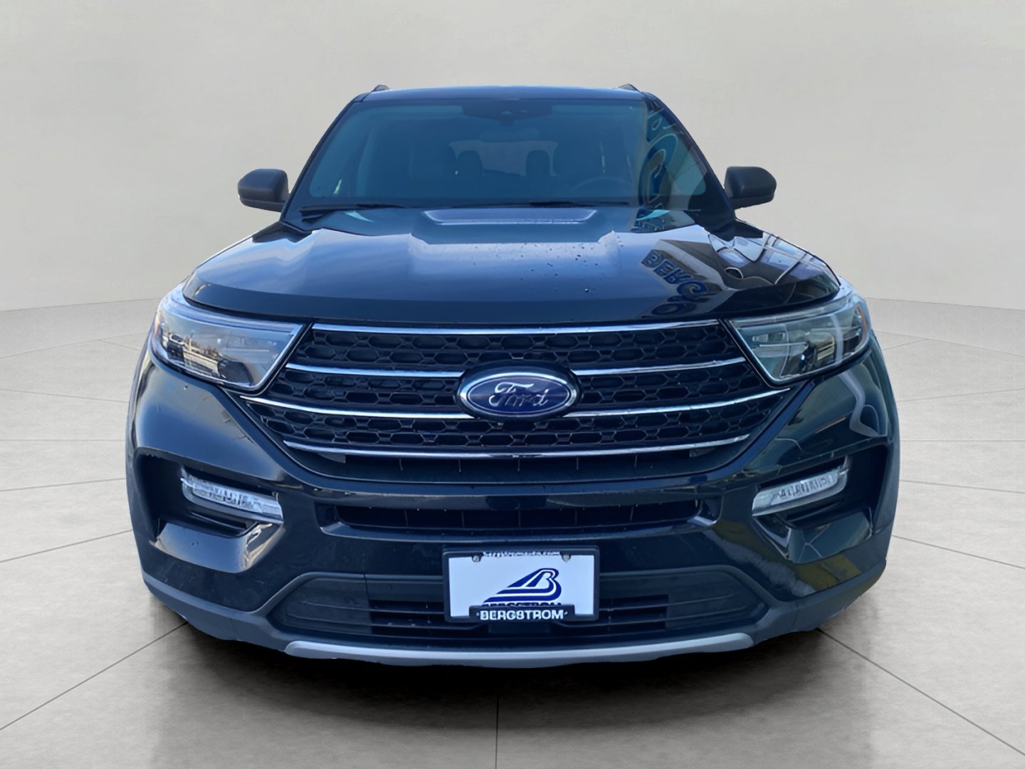 Certified 2024 Ford Explorer XLT w/ Equipment Group 202A image 2