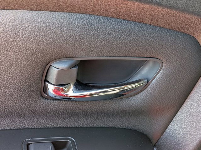 Used 2024 Nissan Titan SV w/ SV Convenience Package AWD/4WD image 28