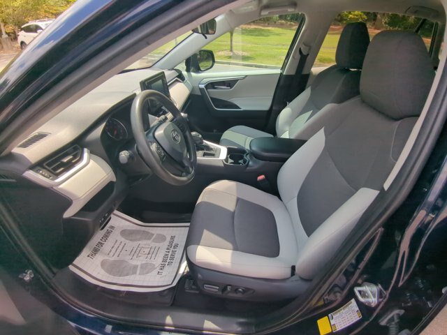 Used 2021 Toyota RAV4 XLE FWD image 14