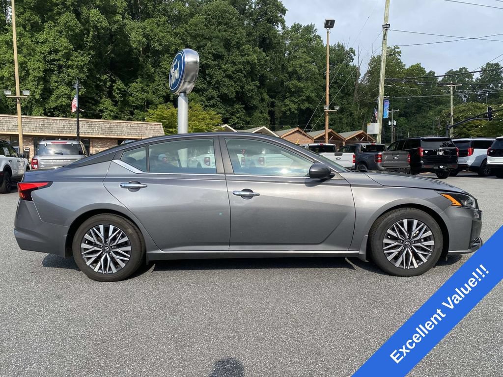 Used 2023 Nissan Altima 2.5 SV FWD image 8