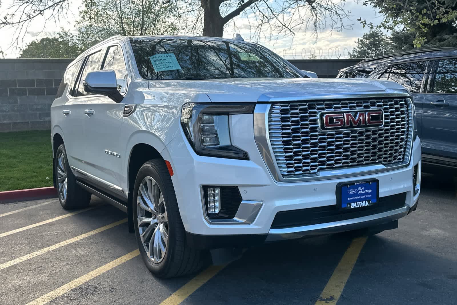 Used 2021 GMC Yukon Denali w/ Denali Ultimate Package AWD/4WD image 3