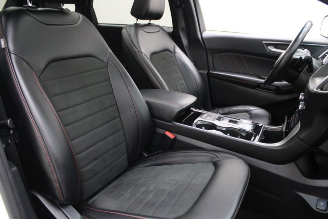 Certified 2020 Ford Edge ST-Line w/ Cold Weather Package AWD/4WD image 8