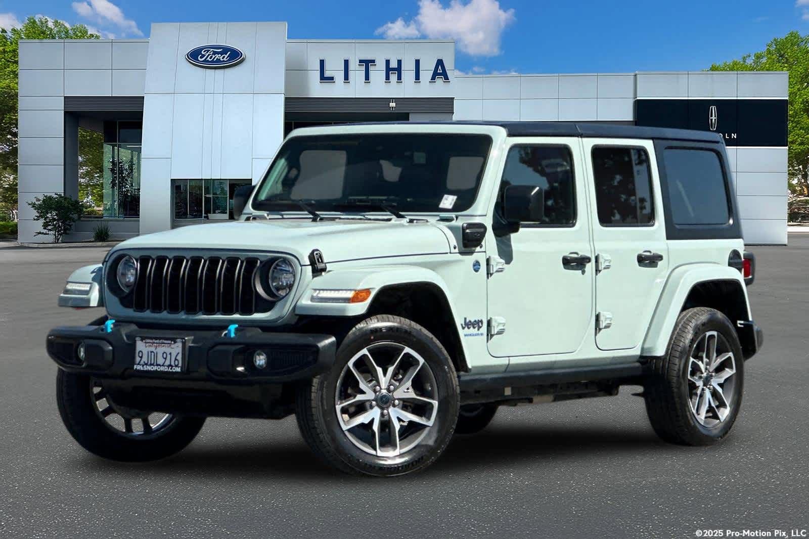 Used 2024 Jeep Wrangler Unlimited AWD/4WD image 1