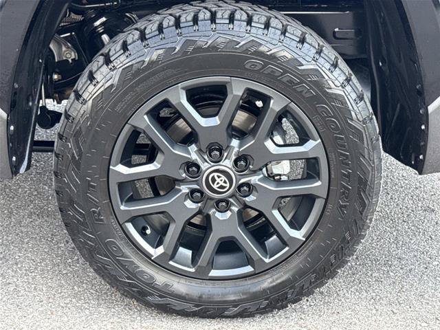 Used 2025 Toyota Tundra Platinum AWD/4WD image 9
