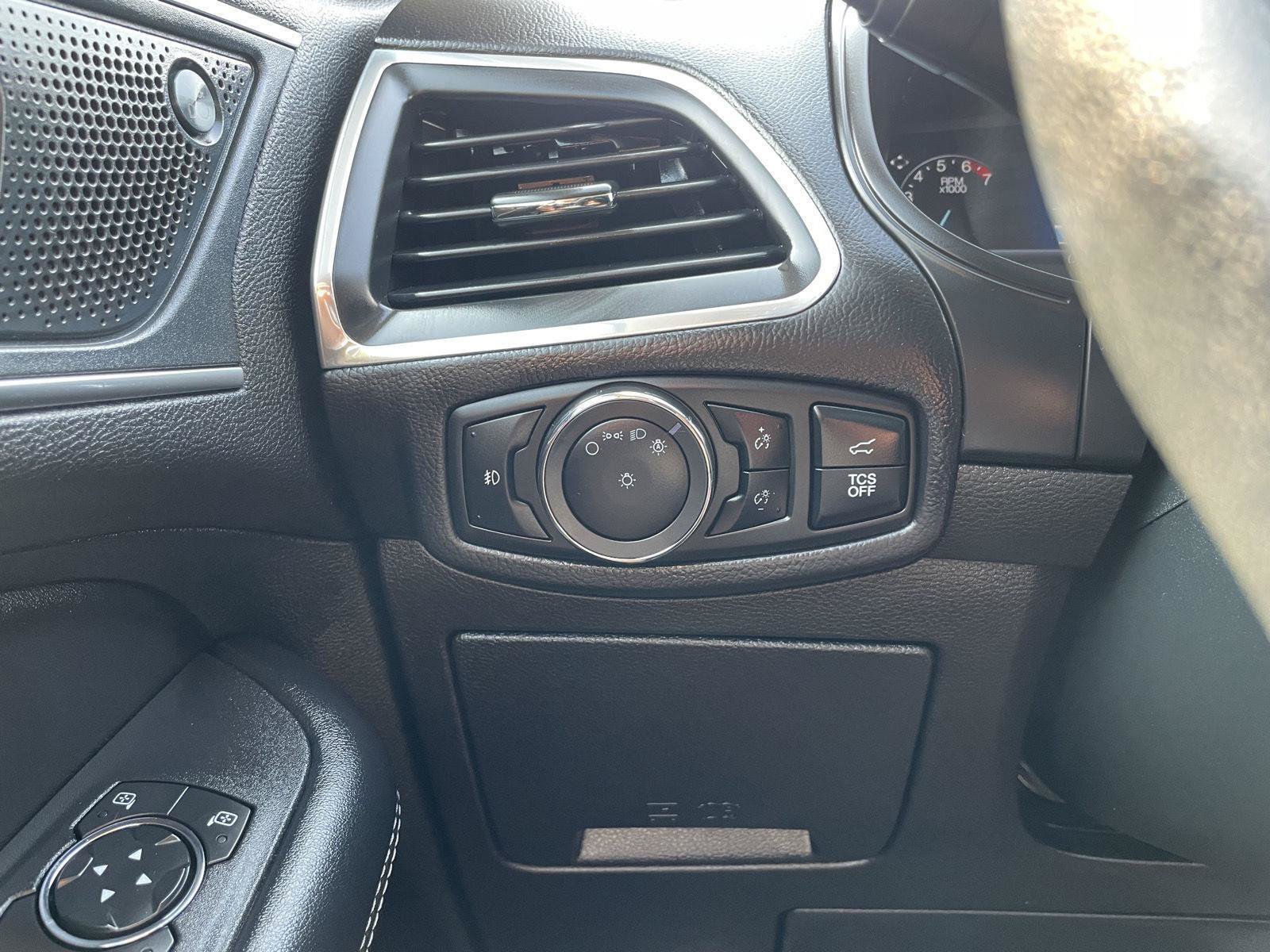 Certified 2024 Ford Edge Titanium AWD/4WD image 16