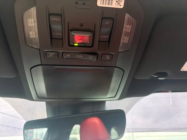 Used 2021 Toyota Highlander XSE AWD/4WD image 14