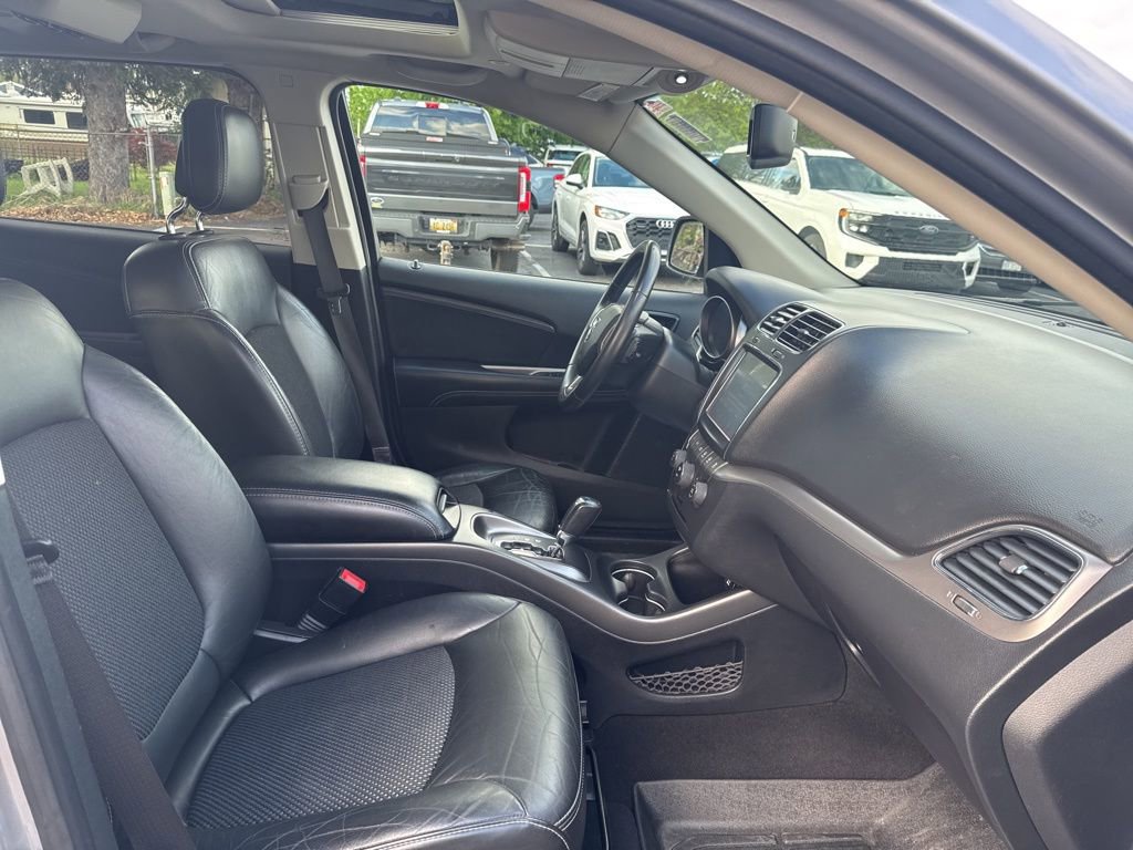 Used 2018 Dodge Journey Crossroad w/ Nav & Sun Group FWD image 34