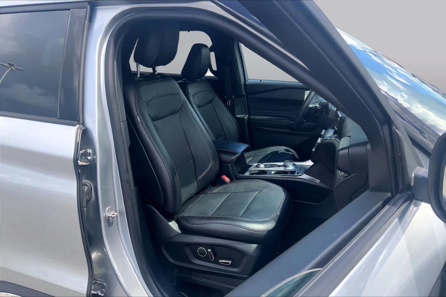 Certified 2020 Ford Explorer Limited AWD/4WD image 9