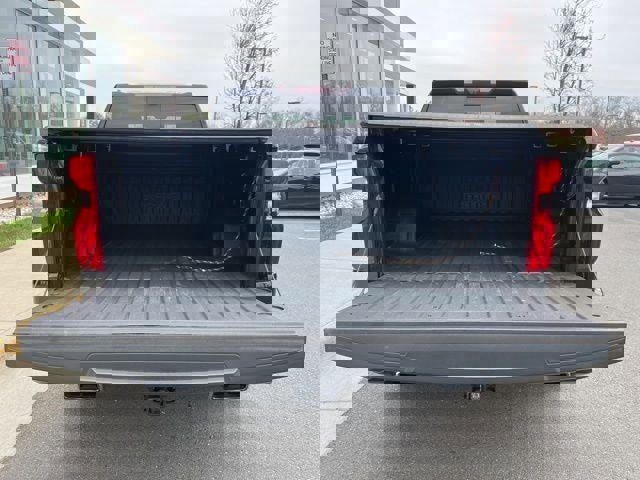 Used 2022 Chevrolet Silverado 1500 High Country w/ Technology Package image 11
