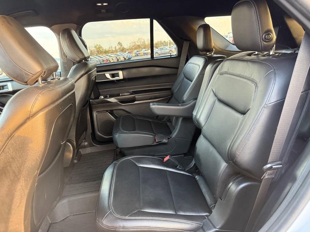 Certified 2020 Ford Explorer XLT w/ Equipment Group 202A image 8