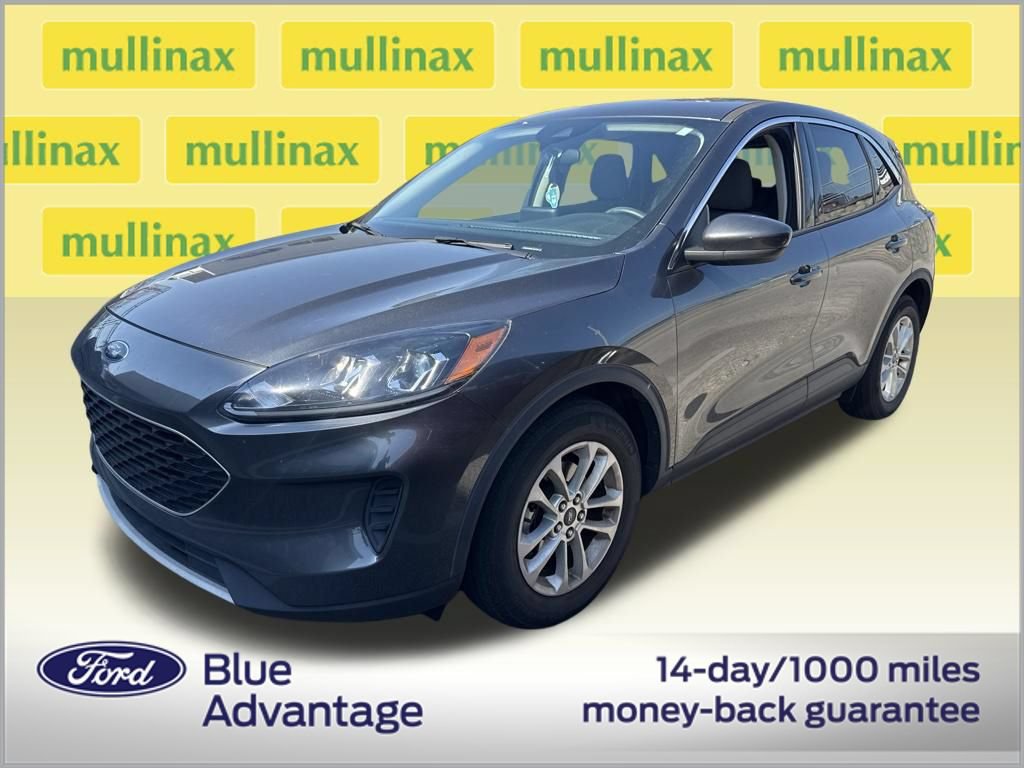 Certified 2020 Ford Escape SE FWD image 3