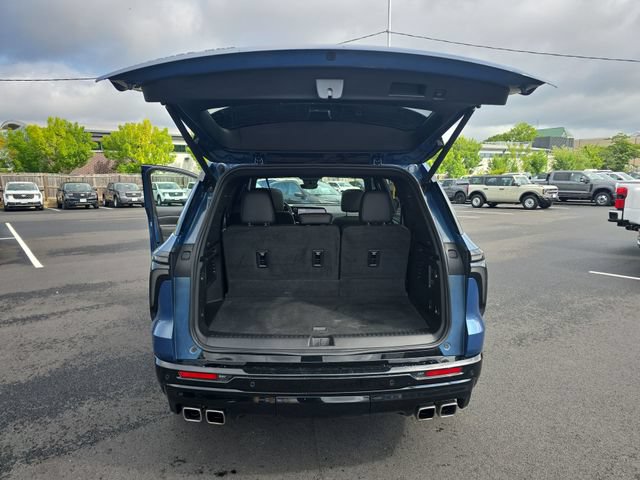 Used 2024 Chevrolet Traverse RS AWD/4WD image 24
