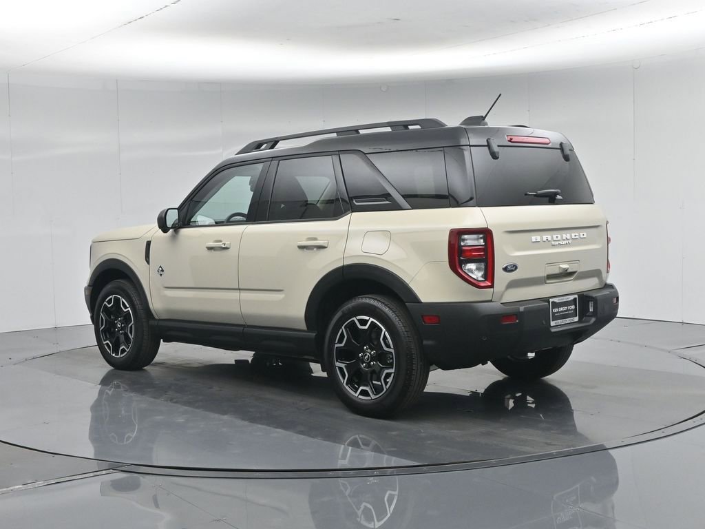 Certified 2025 Ford Bronco Sport Outer Banks w/ Outer Banks Tech Package+ AWD/4WD image 7