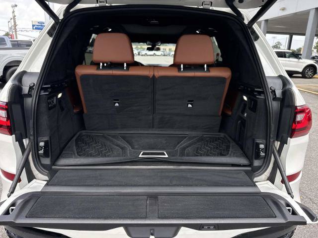 Used 2022 BMW X7 xDrive40i w/ M Sport Package AWD/4WD image 13