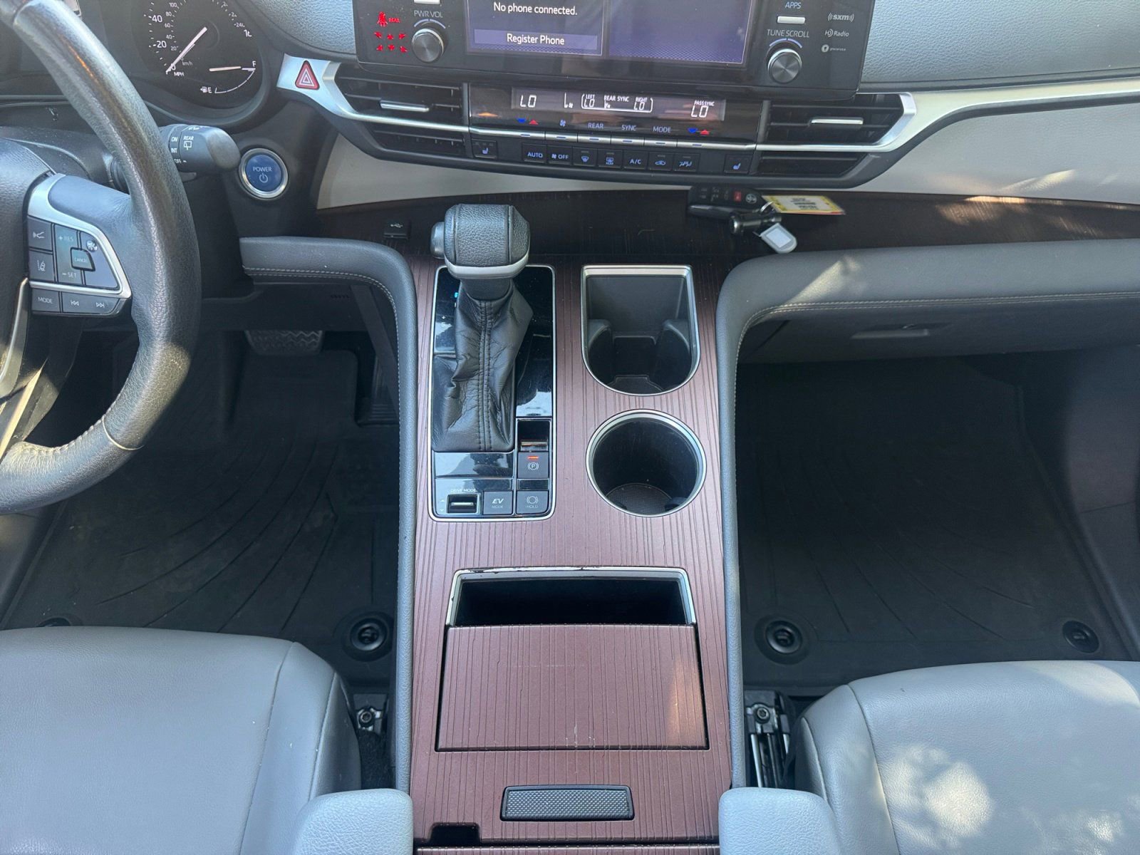 Used 2021 Toyota Sienna XLE image 11