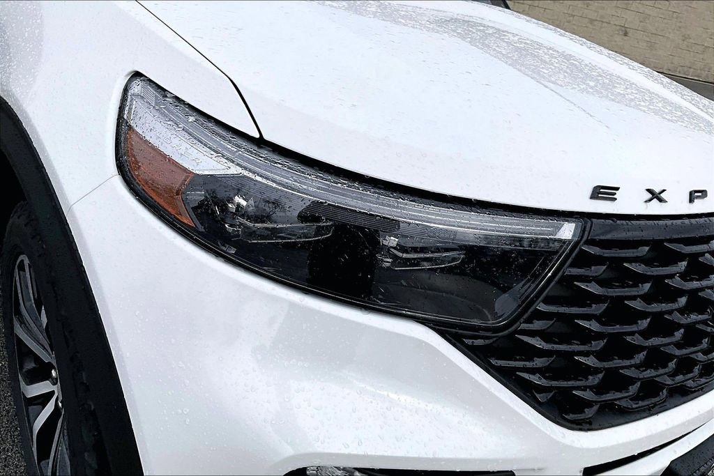 Certified 2022 Ford Explorer ST-Line w/ Class IV Trailer Tow Package image 29