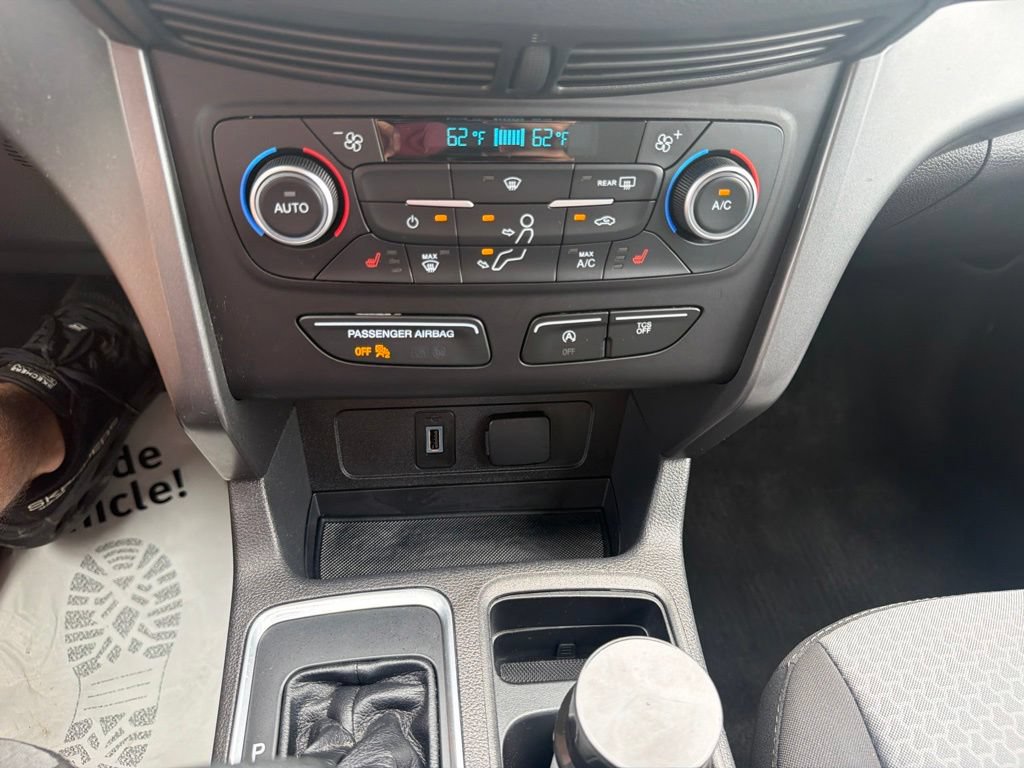 Certified 2018 Ford Escape SE w/ SE Sync 3 Package FWD image 31