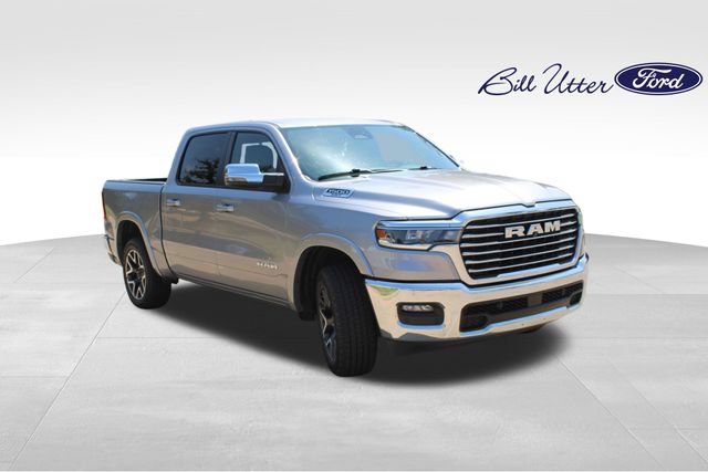 Used 2025 RAM 1500 Laramie AWD/4WD image 3