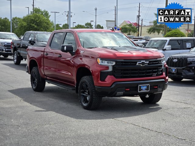 Used 2025 Chevrolet Silverado 1500 LT Trail Boss w/ LT Trail Boss Premium Package AWD/4WD image 3