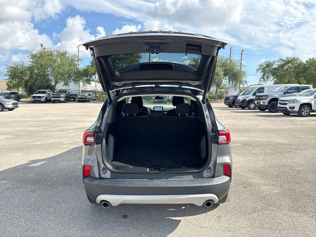 Certified 2023 Ford Escape Active w/ Cold Weather Package FWD image 28
