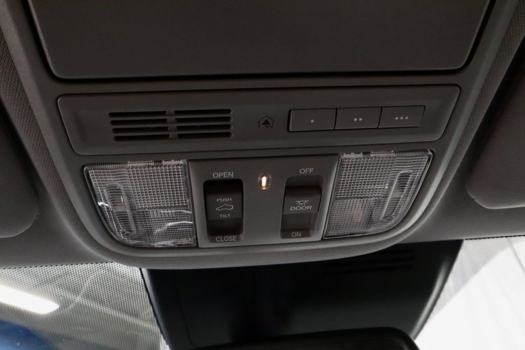 Used 2018 Honda CR-V Touring image 33