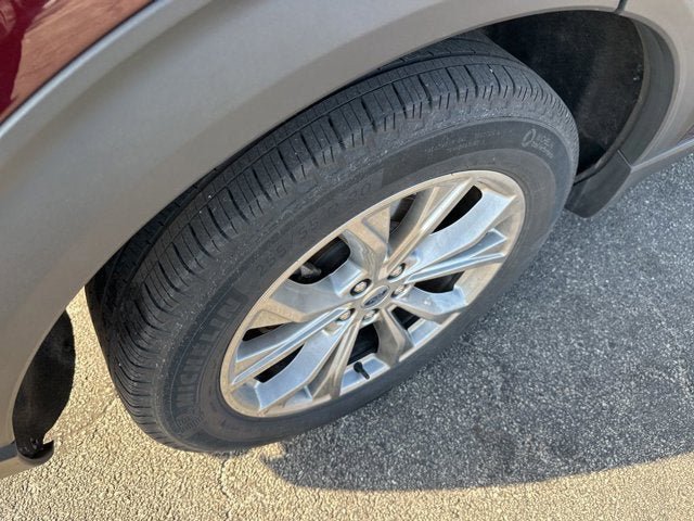 Certified 2022 Ford Explorer Limited w/ Equipment Group 301A AWD/4WD image 16