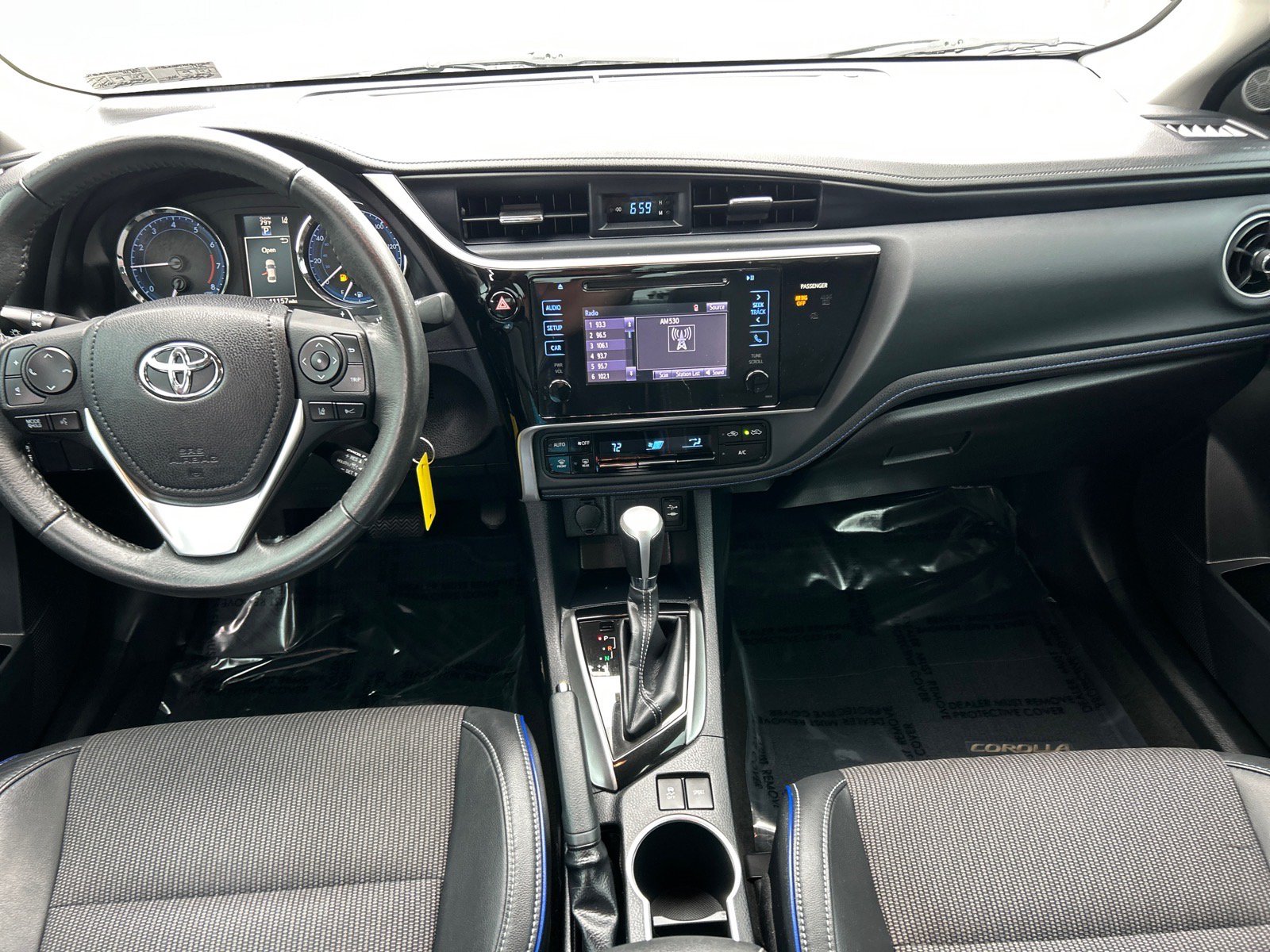 Used 2017 Toyota Corolla SE w/ Carpet Mat Package (TMS) FWD image 3