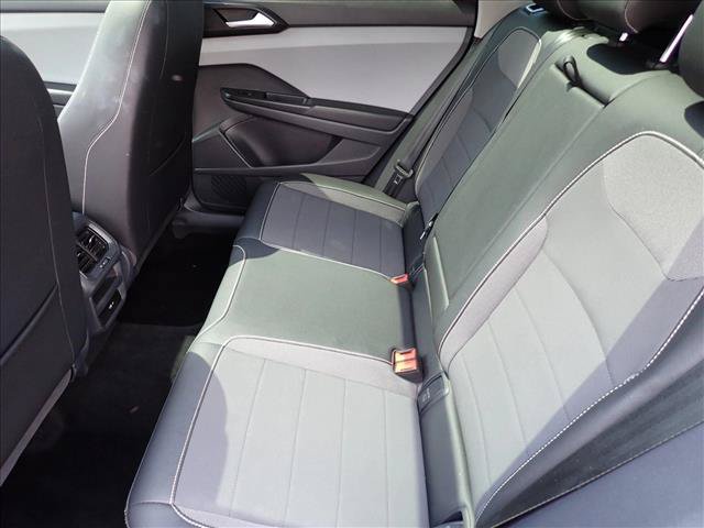 Used 2022 Volkswagen Taos SE FWD image 9