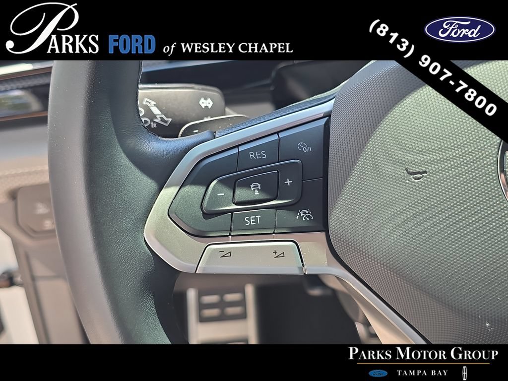 Used 2024 Volkswagen Atlas Cross Sport SEL R-Line AWD/4WD image 31