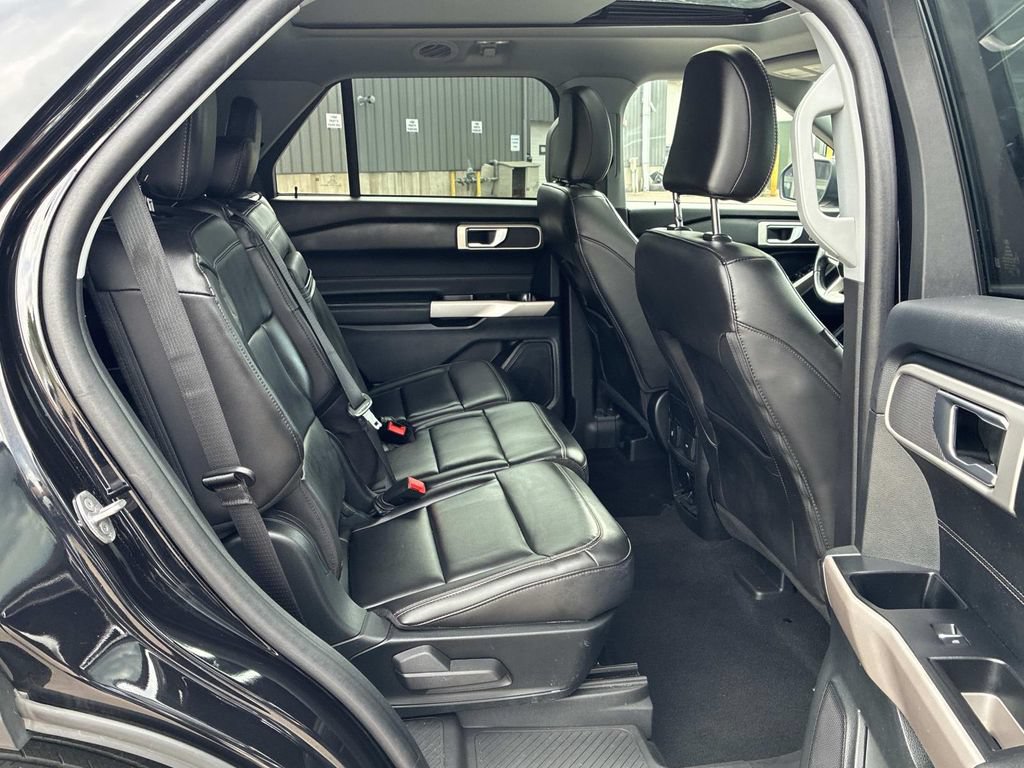 Certified 2023 Ford Explorer XLT w/ Equipment Group 202A AWD/4WD image 10
