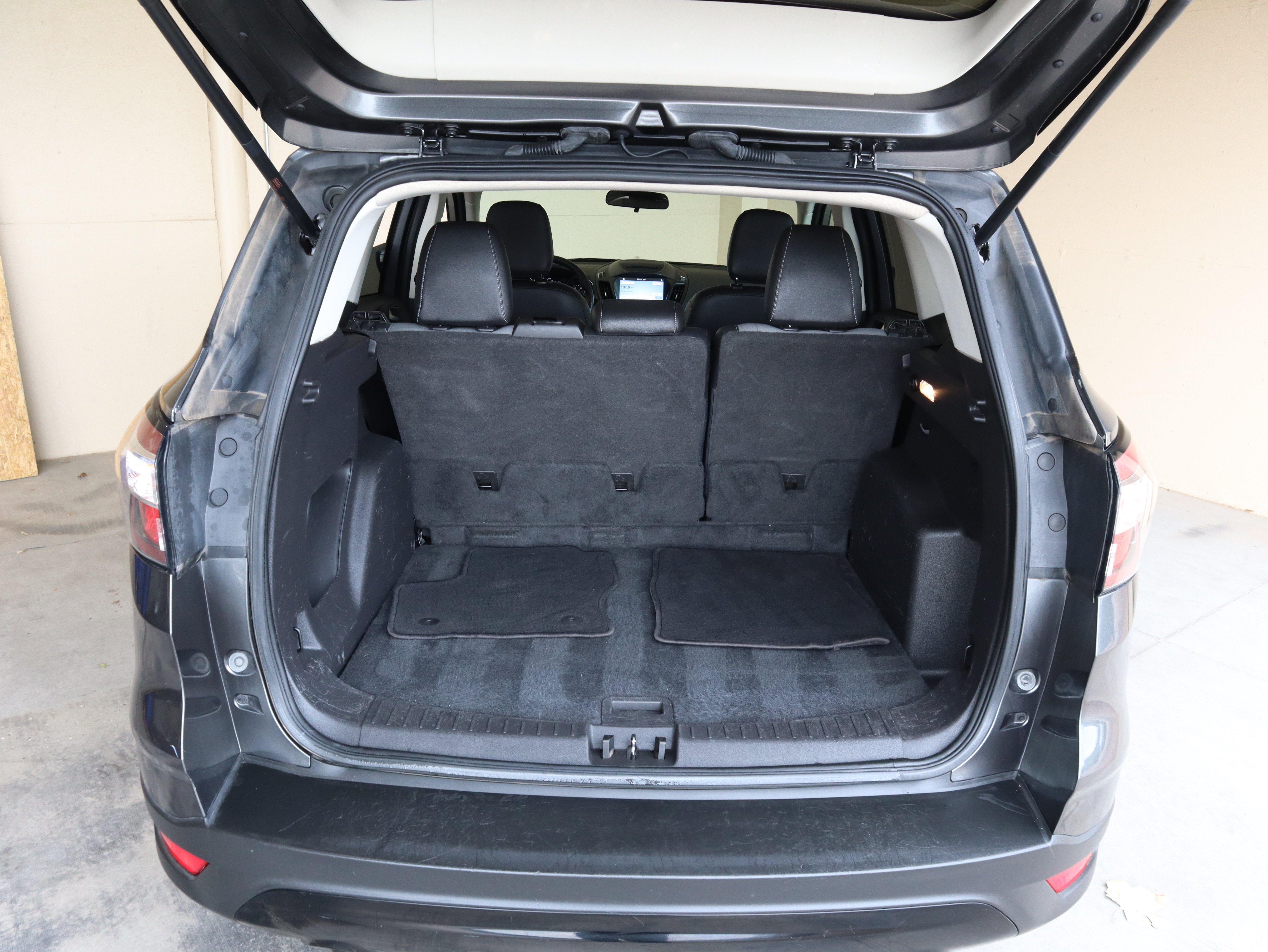 Certified 2018 Ford Escape SE w/ SE Sport Appearance Package AWD/4WD image 44