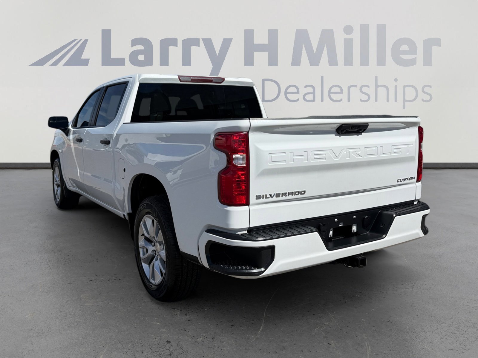 Used 2023 Chevrolet Silverado 1500 Custom image 3