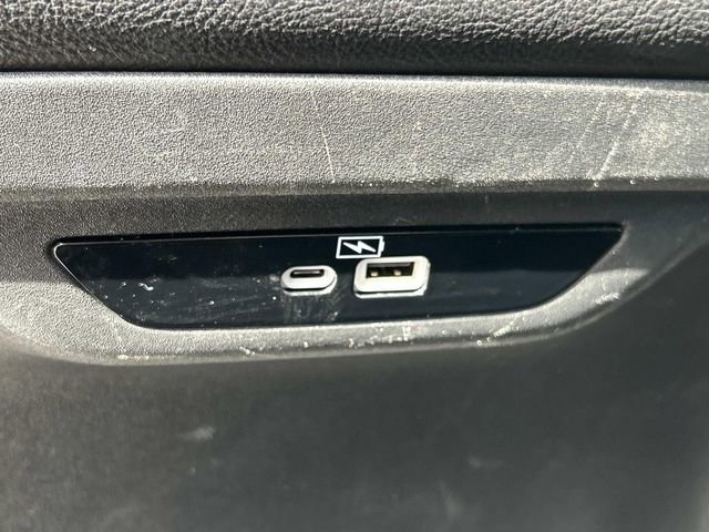Used 2022 Chrysler Pacifica Touring-L FWD image 21